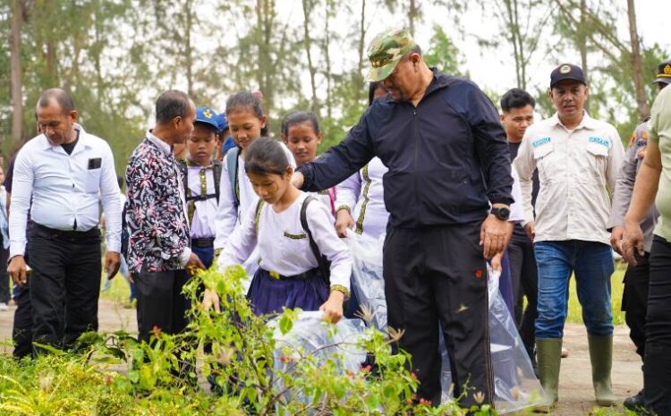  Penanaman Pohon di Pantai Datuk, Langkah Konkrit Jaga Kelestarian Alam