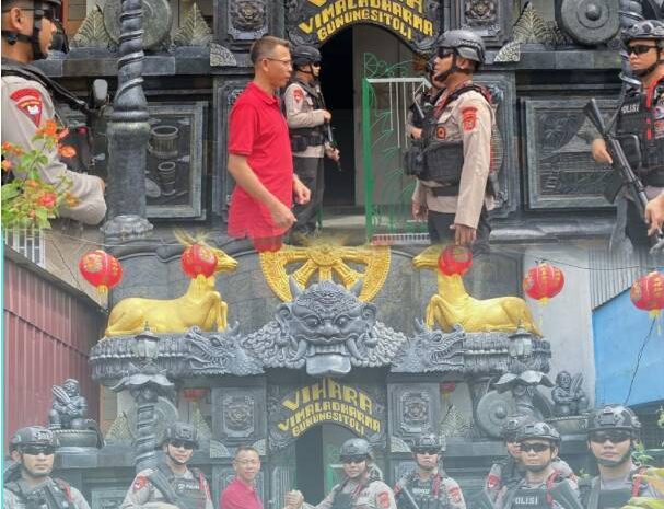  Pengamanan Humanis Brimob Warnai Perayaan Imlek 2026 di Gunungsitoli