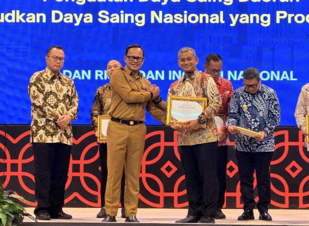  Pemko Medan Terima Sertifikat IDSD 2025 dari BRIN, Bukti Daya Saing Kota Meningkat
