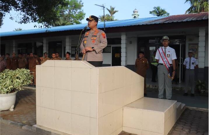  Kapolres Langkat Pimpin Upacara di SMAN 1 Stabat, Tekankan Disiplin, Anti Narkoba dan Bijak Bermedsos