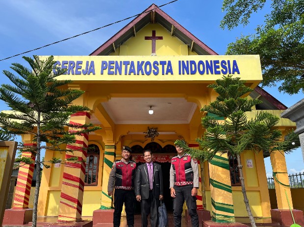  Patroli Roda-4 Sat Sabhara Polres Batubara, Jaga Keamanan Gereja