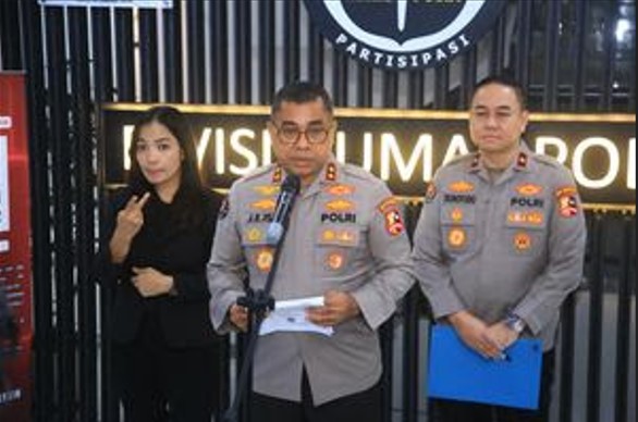  Kapolri Mutasi Besar-besaran Sejumlah Pati dan Pamen