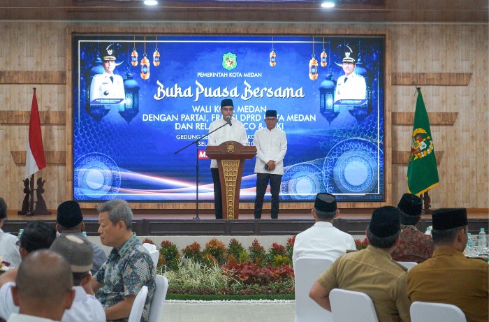  Buka Puasa Bersama Relawan, Rico Waas Ajak Satukan Tekad Majukan Kota Medan