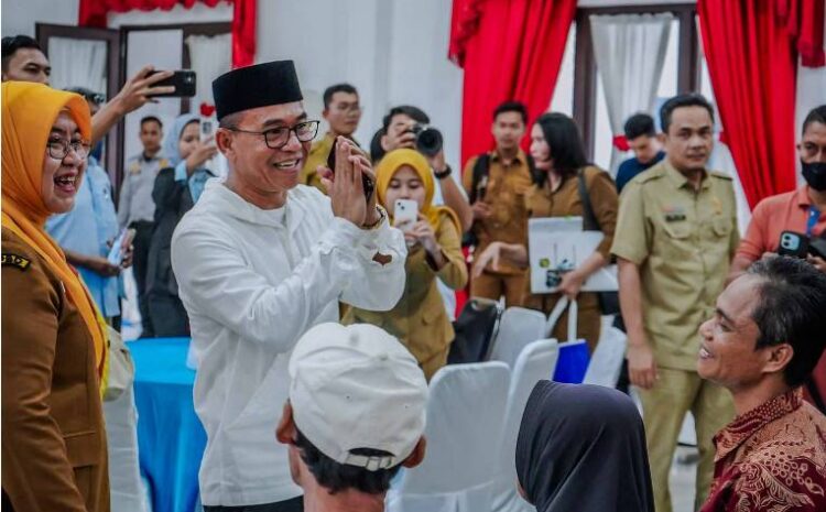 Wakil Wali Kota Medan Salurkan Bantuan Perbaikan Rumah Korban Siklon Senyar