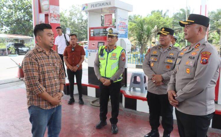  Kapolres Batubara Pimpin Pengecekan Jalan Rusak dan Stok BBM Jelang Idul Fitri