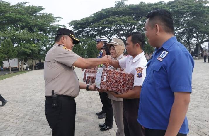  Polres Sergai Gelar Apel dan Penyerahan Hadiah, Personel Diminta Jaga Kondusivitas Jelang Operasi Ketupat Toba 2026