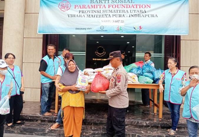  Kapolsek Indrapura Lakukan Bakti Sosial, Bagikan 200 Paket Sembako