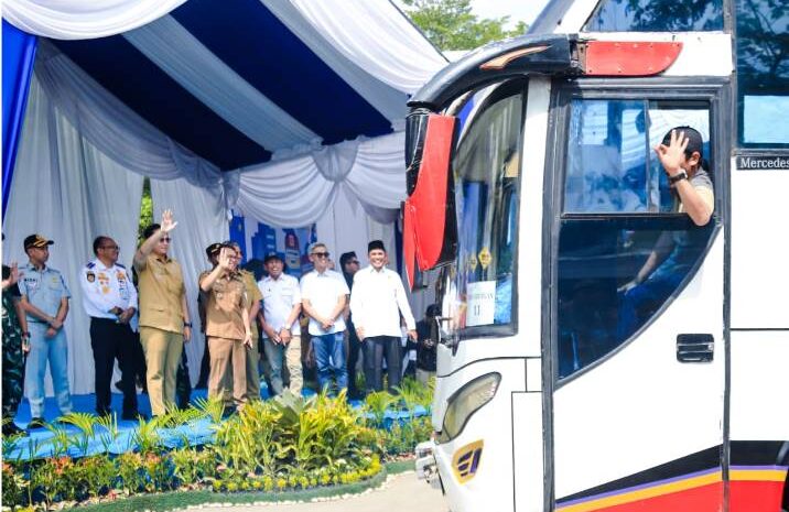  Berangkatkan 4.000 Peserta Mudik Bareng Pemko Medan, Rico Waas: Tradisi Pulang Kampung Jadi Momen Penting Lebaran dan Tekankan Keselamatan Perjalanan