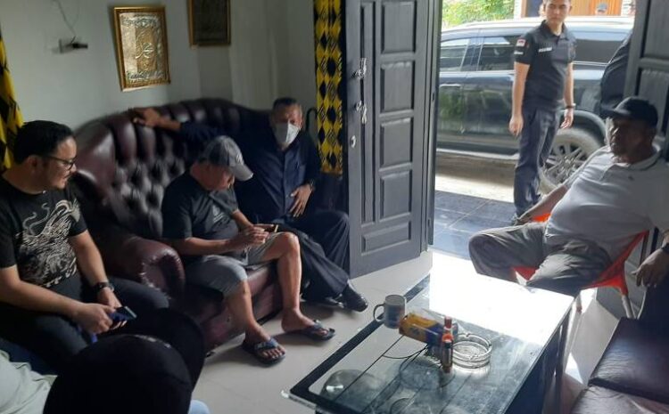  Bupati Batubara Kunjungi Ketua Pendawa, Beri Dukungan Moral dan Semangat Untuk Sembuh