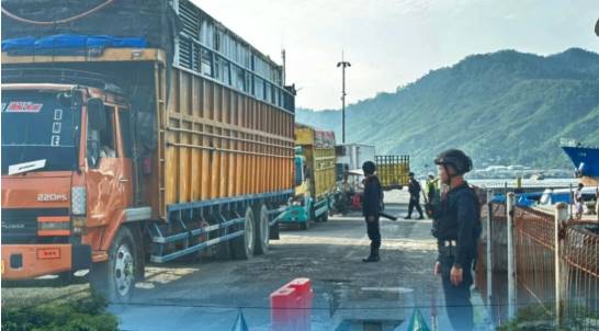  Brimob Polda Sumut Kawal Ketat Arus Mudik Lebaran di Sibolga