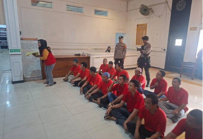  Sat Samapta Polres Batu Bara Kawal Tahanan Ke Pengadilan Negeri Kisaran