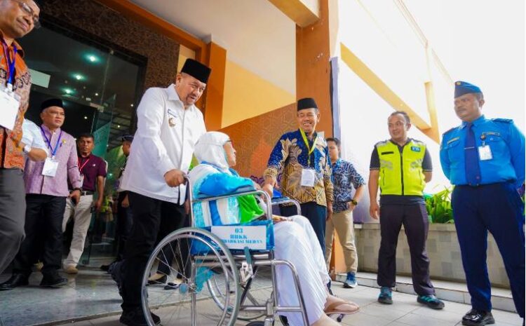  Bupati Batu Bara Lepas Kloter 4 Embarkasi Medan Ke Tanah Suci Dari Asrama Haji