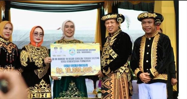  Prestasi SDN 08 Bungku Tembus 10 Besar Sulteng, Bupati Morowali Beri Reward Rp10 Juta