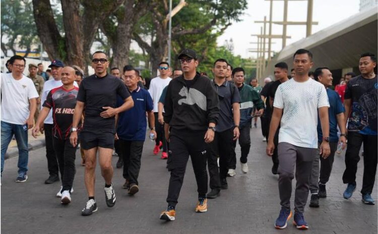  Rico Waas, Exco PSSI Arya Sinulingga dan Dandim Membaur di CFD Sapa Warga Medan