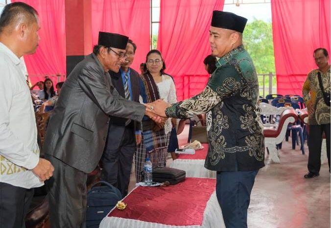  Wabup Syafrizal Hadiri Paskah Oikumene Batu Bara 2026, Serahkan 100 Paket Sembako Untuk Anak Yatim