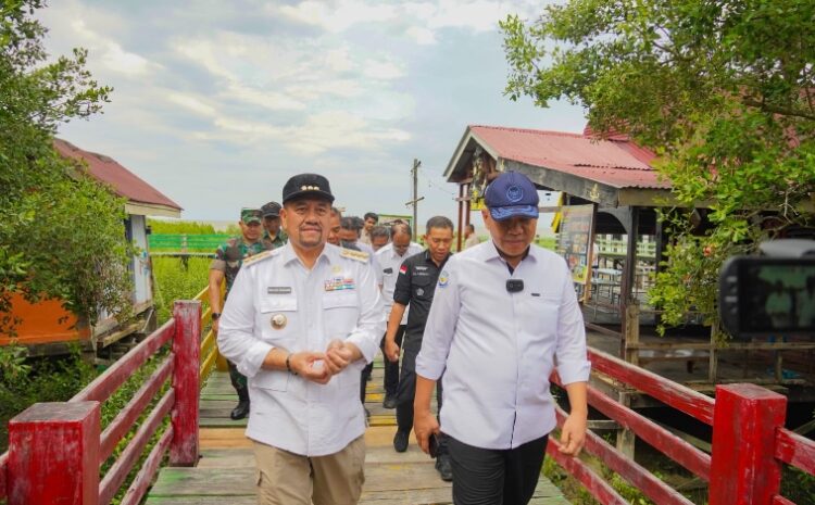  Bupati Batu Bara Ajak Jaga Pesisir, Tanam Mangrove Sekaligus Tinjau Kawasan Nelayan Modern