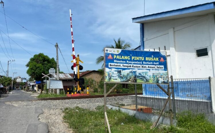  Palang Pintu Perlintasan KA di Sei Buluh Rusak Hampir Tiga Bulan, Warga Khawatir Timbulkan Korban Jiwa