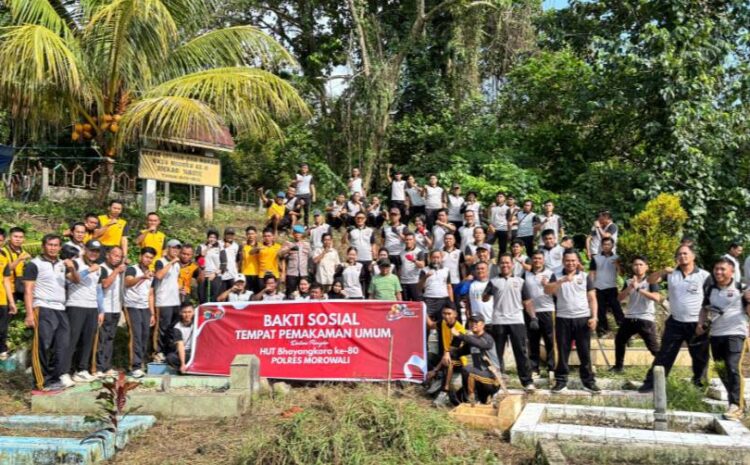  Polres Morowali Gelar Bakti Sosial Bersihkan Pemakaman Umum Sambut Hari Bhayangkara Ke-80