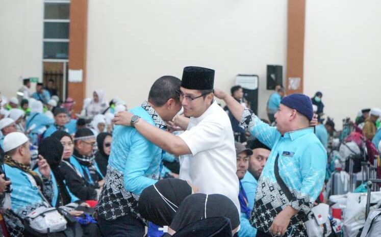 Tiba di Asrama Haji, Wali Kota dan Wakil Wali Kota Medan Sambut Hangat Kepulangan Jemaah Haji Kloter 14