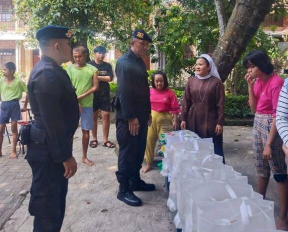  Personel Gegana Brimob Sumut Gelar Minggu Kasih Berbagi Kepedulian Dengan Anak-anak SLB-C Santa Lusia