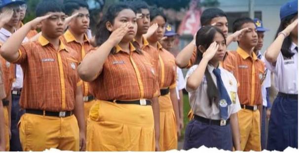  Bupati Tanah Karo Berikam Penghargaan Pada Siswa Yang Lolos SMA Unggulan