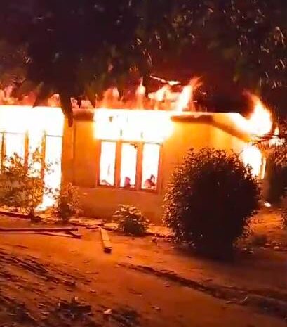  Kebakaran Hanguskan Rumah di Tanah Tinggi, Lansia 78 Tahun Alami Luka Bakar Dievakuasi ke RS Bidadari