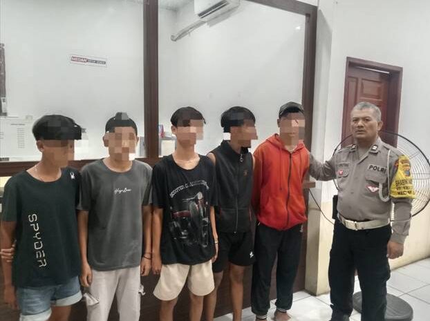  Bhabinkamtibmas Polsek Deli Tua Mediasi Konflik Pemuda Dipicu Saling Ejek di Media Sosial