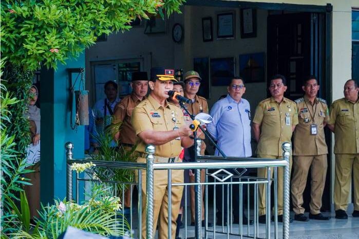  Sambut Murid Baru, Walikota Medan Gaungkan MPLS Ramah: “Sekolah Harus Aman dan Nyaman”
