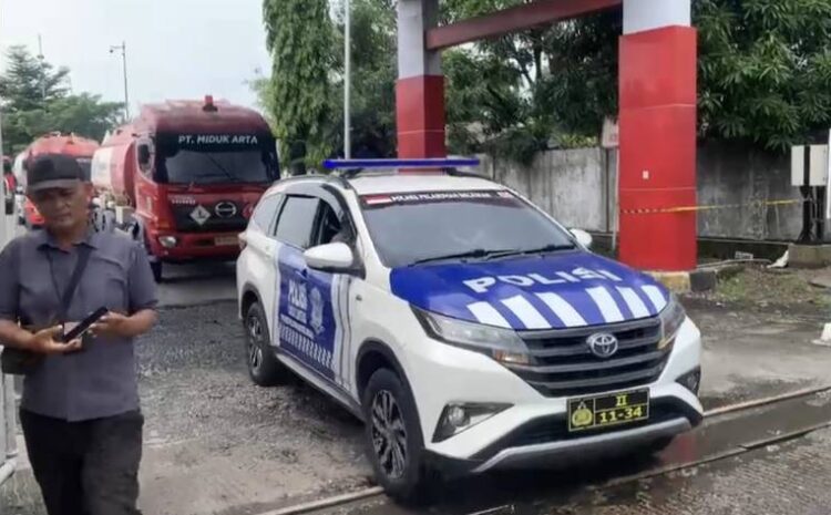  Polda Sumut Kawal Distribusi BBM, Puluhan Mobil Tangki Diberangkatkan Ke SPBU Demi Jaga Pasokan Untuk Masyarakat