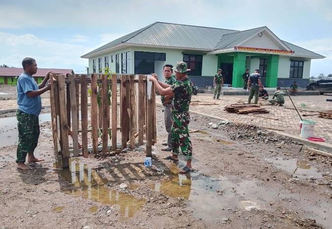  Sambut Hut RI Ke-81, Personel Koramil 1311-09/Bahodopi Laksanakan Pembenahan Pangkalan