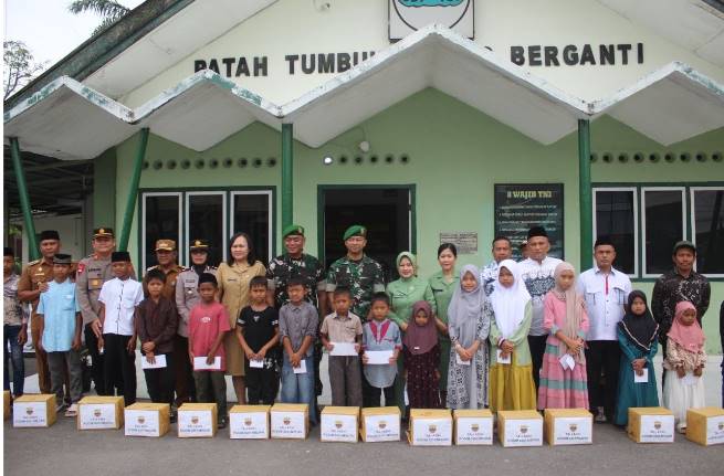  Silaturahmi Serta Kunjungan Kerja Dandim 0201/Medan Bersama Ketua Persit KCK Cabang XI Ke Koramil 0201-12/Hamparan Perak