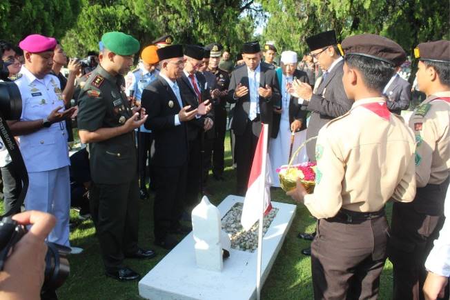  Dandim 0201/Medan Ikuti Ziarah Rombongan di TMP Dalam Rangka HUT Ke-436 Kota Medan Tahun 2026