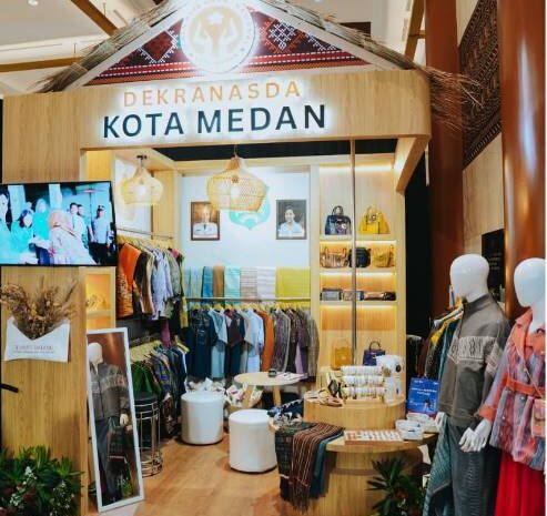  Horas! Anak Medan Menggema di Indonesian Fashion Week