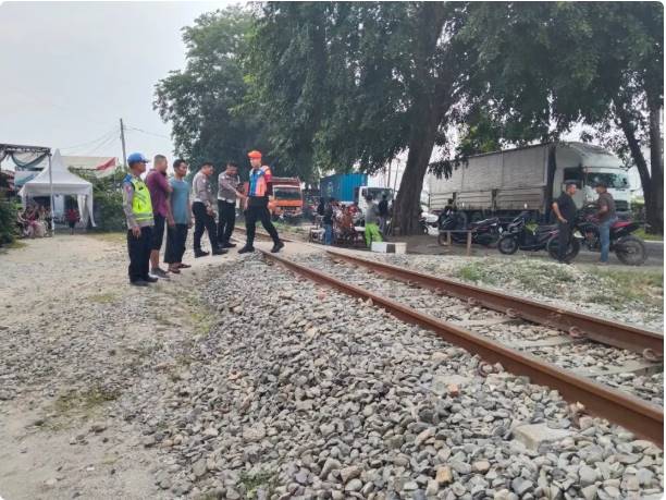  Dua Pegawai Koperasi Tewas Tertabrak KA Putri Deli di Perlintasan Tanpa Palang Perbaungan