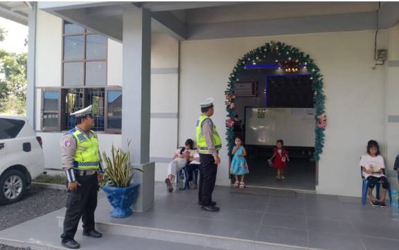  Patroli Gereja, Satlantas Polres Langkat Wujudkan Rasa Aman dan Tertib Berlalu Lintas
