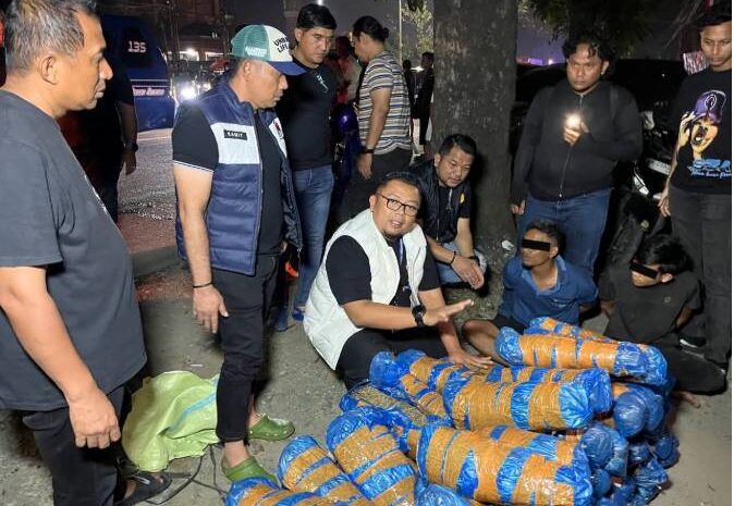  Polrestabes Medan Tangkap 2 Pria Bawa 93 Kg Ganja di Jalan AH Nasution