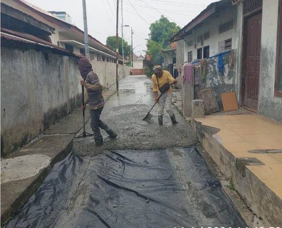  Dana Kelurahan Tepat Sasaran: Jalan Gang Saudara Diperbaiki, Warga Rasakan Manfaatnya